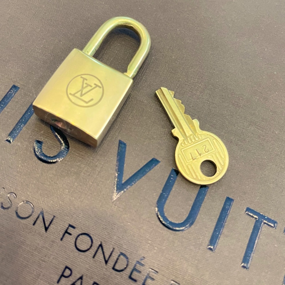 Authentic Louis Vuitton Padlock and Key Model LV No.212